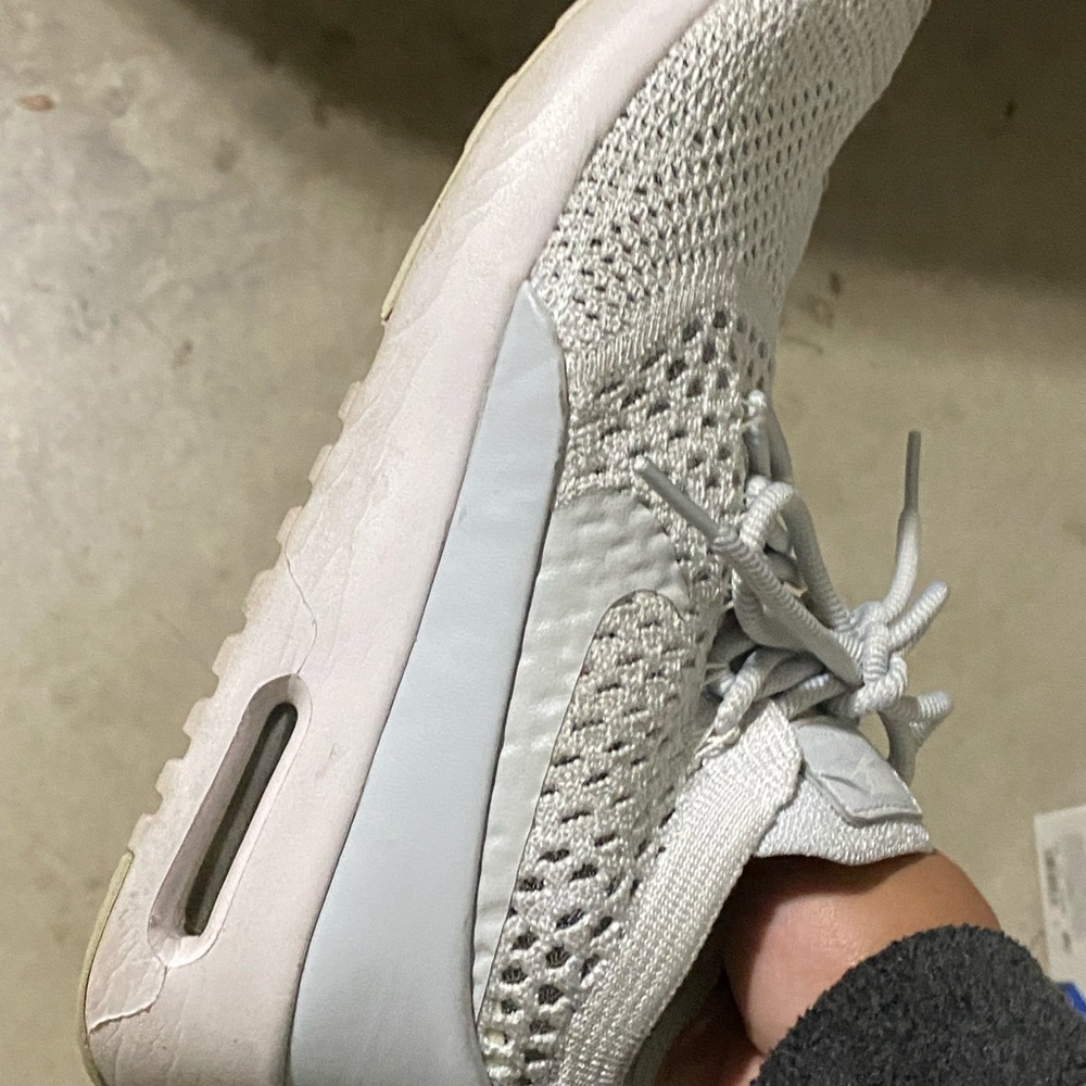Nike - Picture 3 of 5
